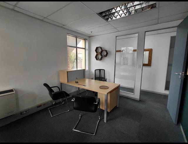25.20M² OFFICE TO LET IN FOURWAYS